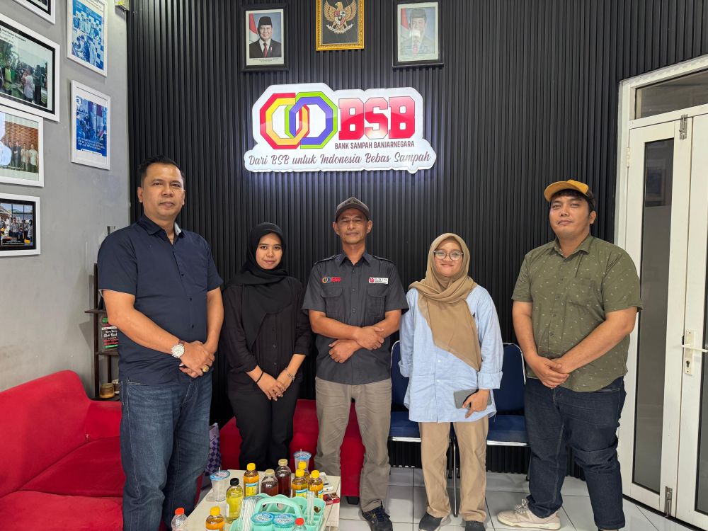 Kunjungan ke kantor Bank Sampah Banjarnegara (BSB)